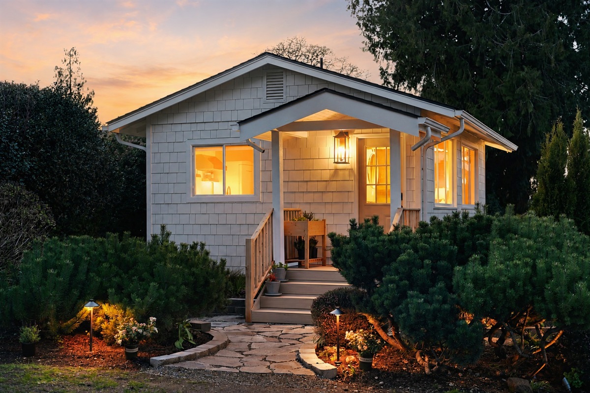 Little Leaf welcomes you with that unmistakable feeling of retreat—warm light, quiet gardens, and a sense that the outside world has fallen away. Nestled within Haven’s lakefront estate, this beautifully designed cottage offers privacy, comfort, and a deep