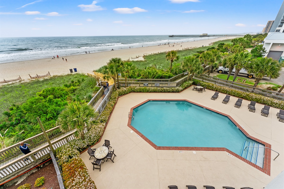 South Hampton Pool by the Beach