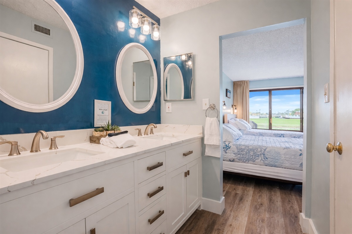 Ensuite bathroom with double vanity