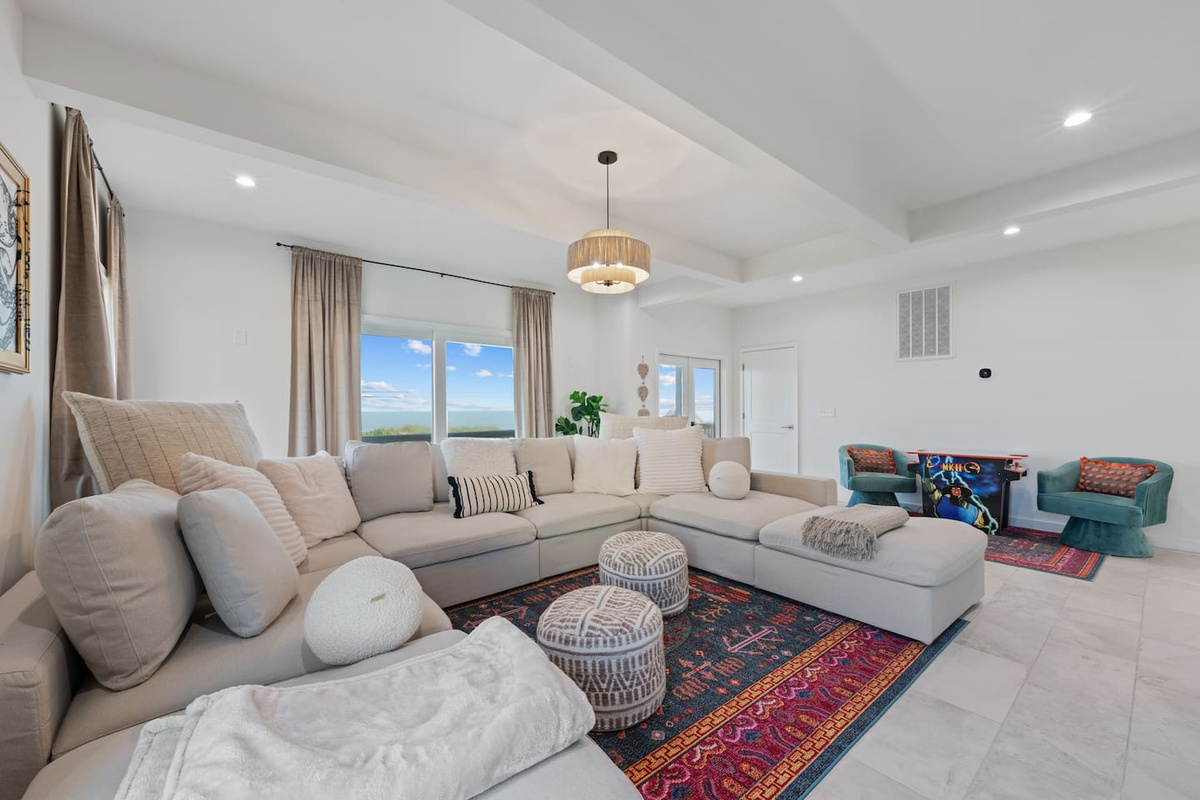 Theme Room