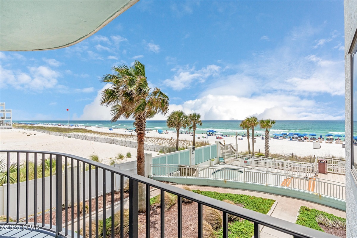 Large Gulf-Front Balcony