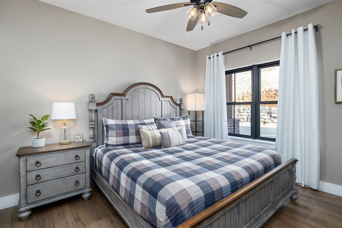 main level king bedroom w/attached bathroom 