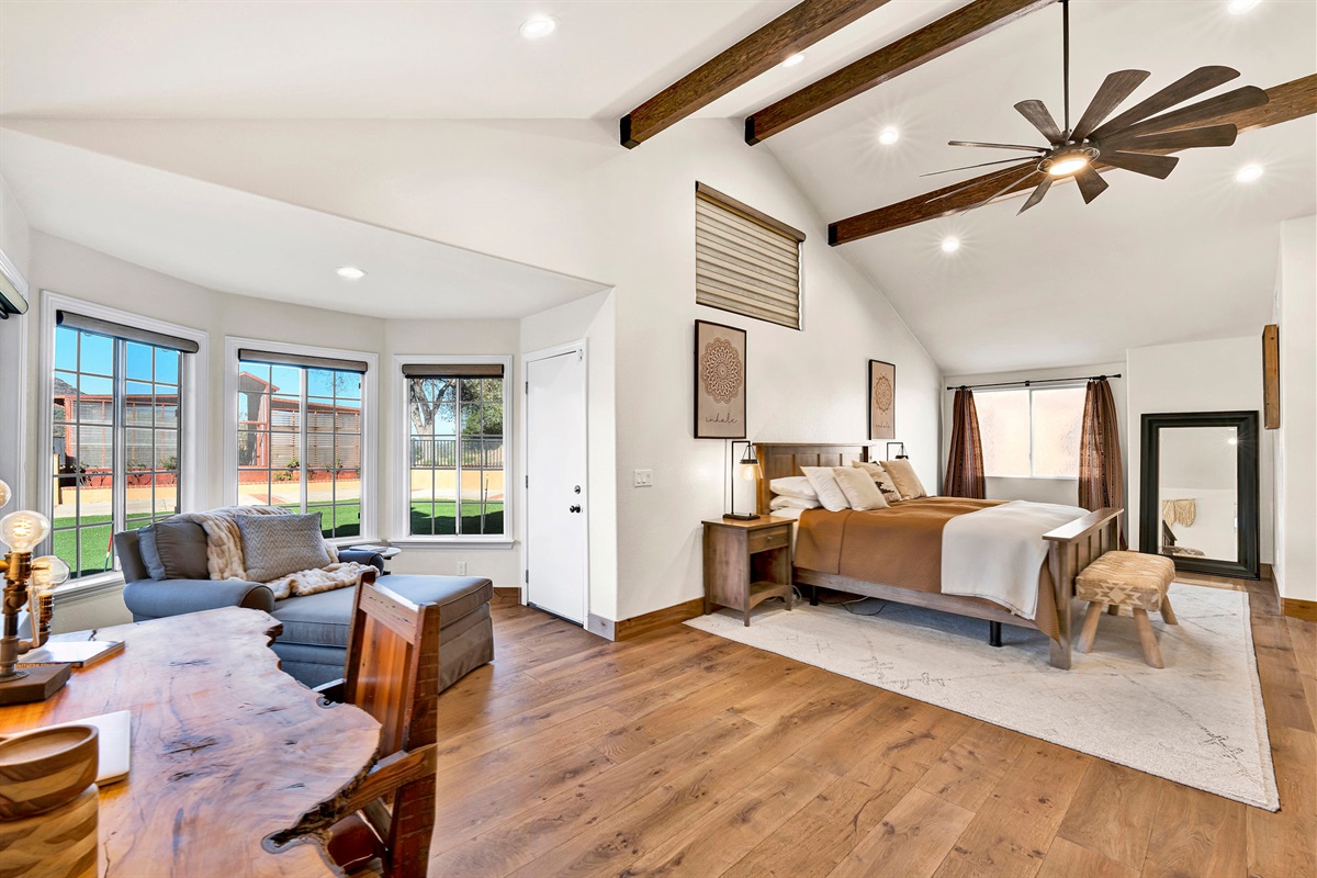 Main Floor Maste Bedrooom reading nook