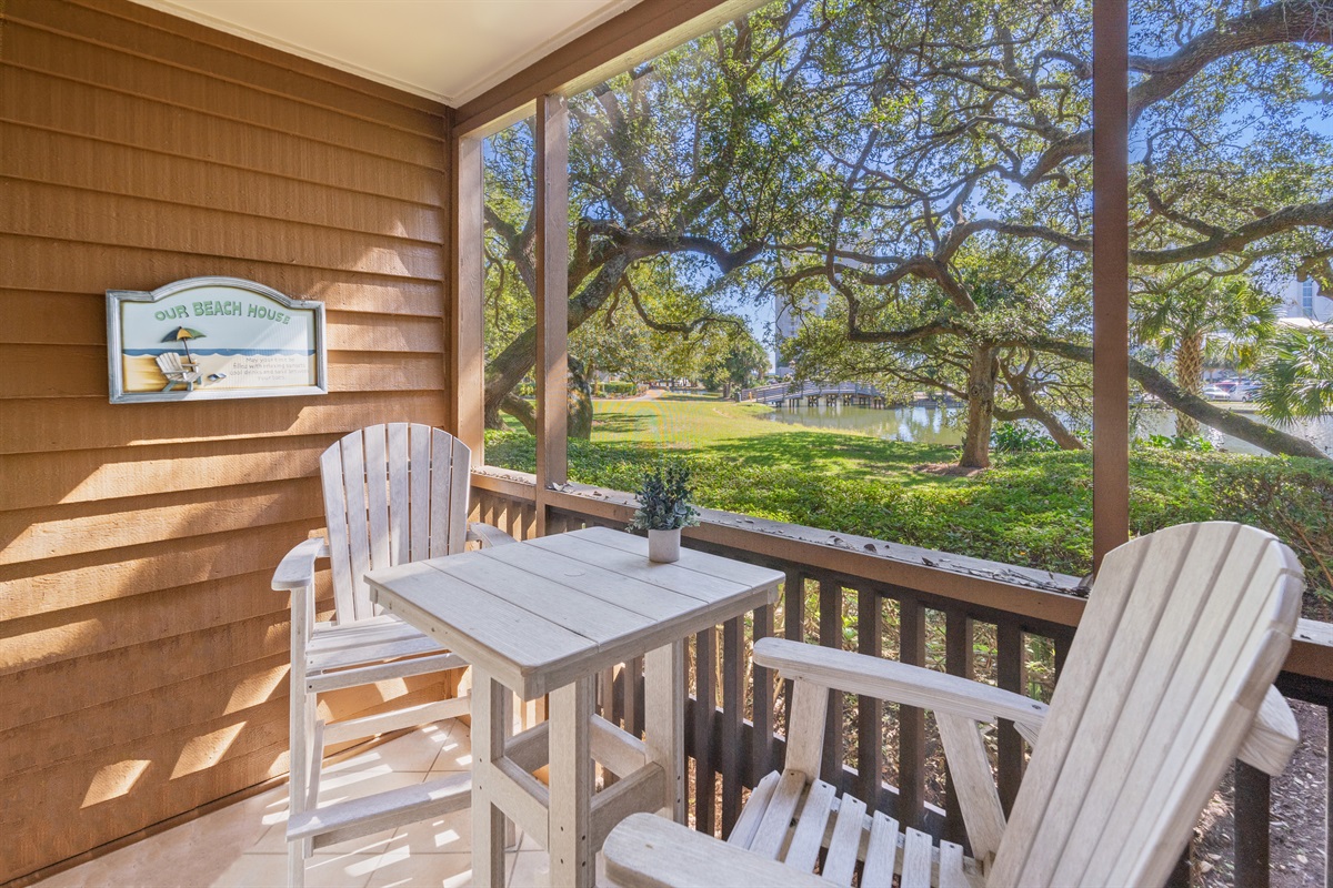 Screened in Back Deck