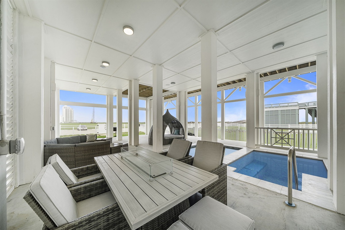 86d98ad818194ccca5ac09ae9e3fba03 Large | Beachhouse | Texas | TX | Vacation Homes | Galveston | Crystal Beach | Kokomo | Breezy Days | Beachfront Elegance | Sunrise Serenity | Southern Sands Property Management, LLC