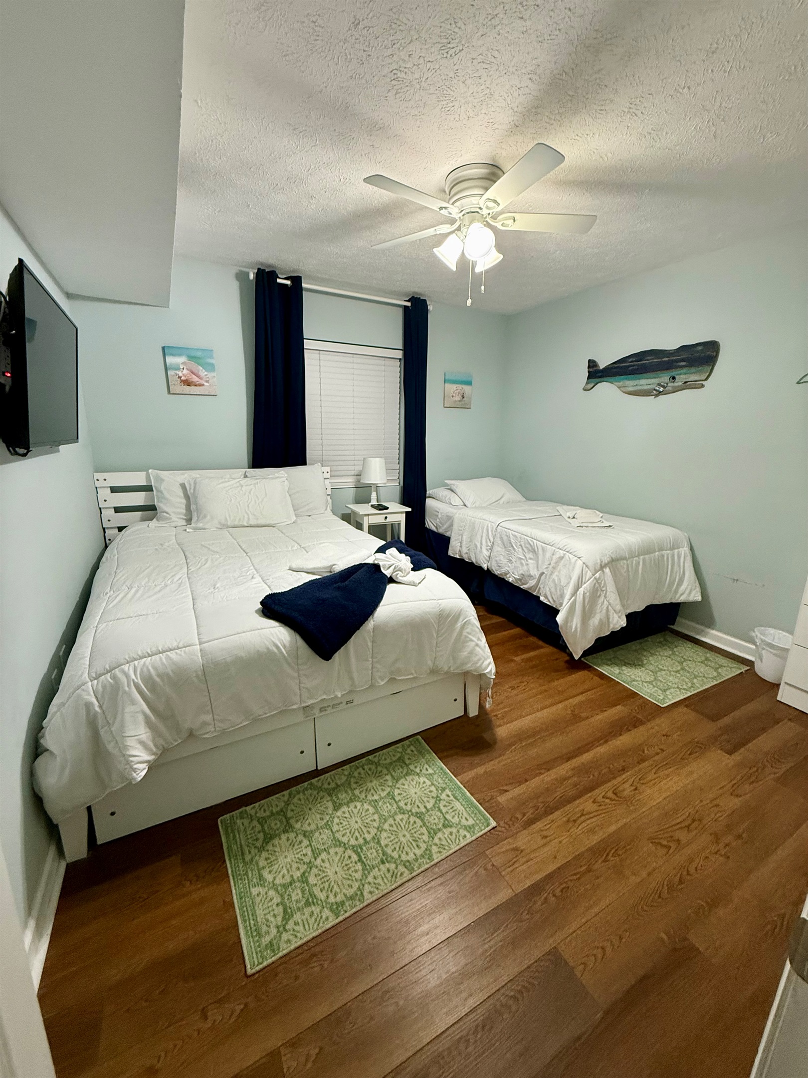 Bedroom 2 with a queen and twin bed