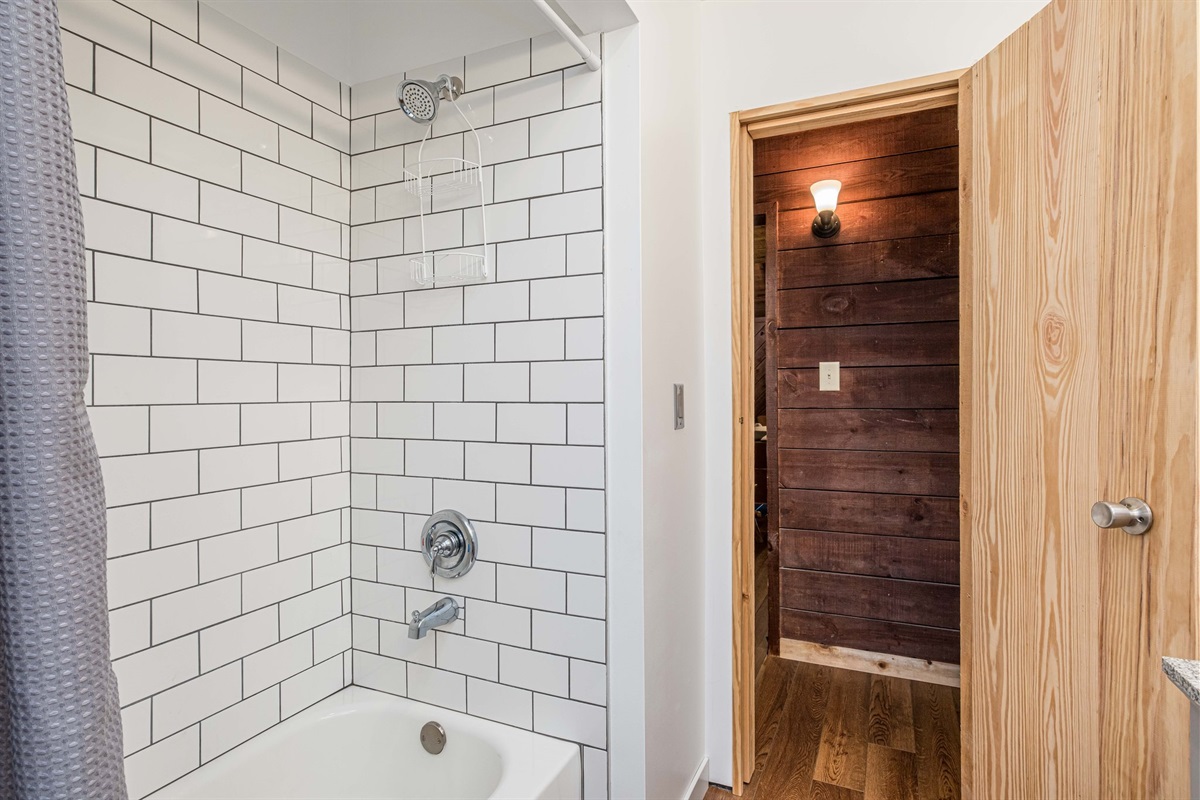 Tile Shower and Tub