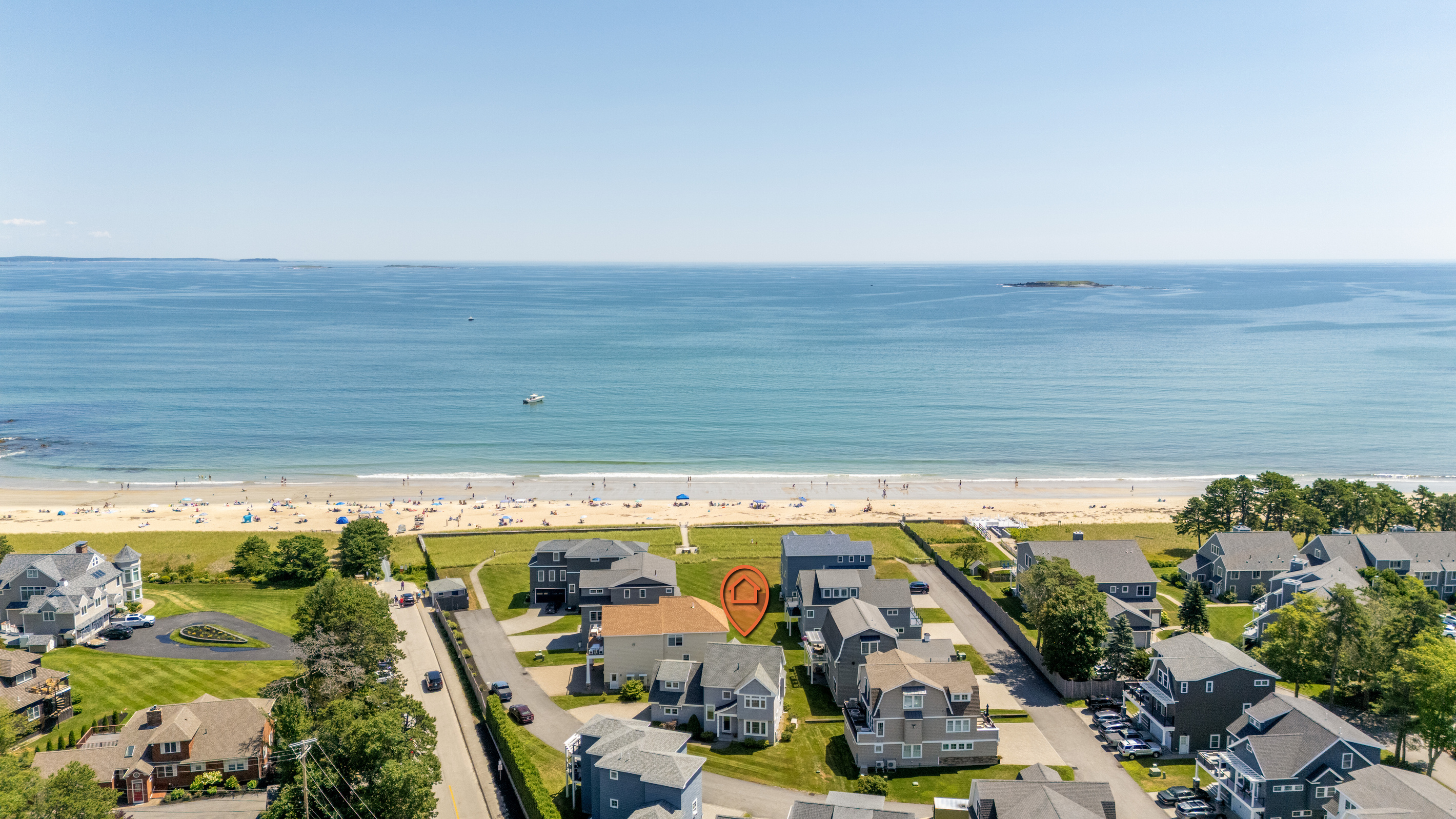 An unbeatable location near the shoreline—enjoy easy beach access and beautiful ocean views.