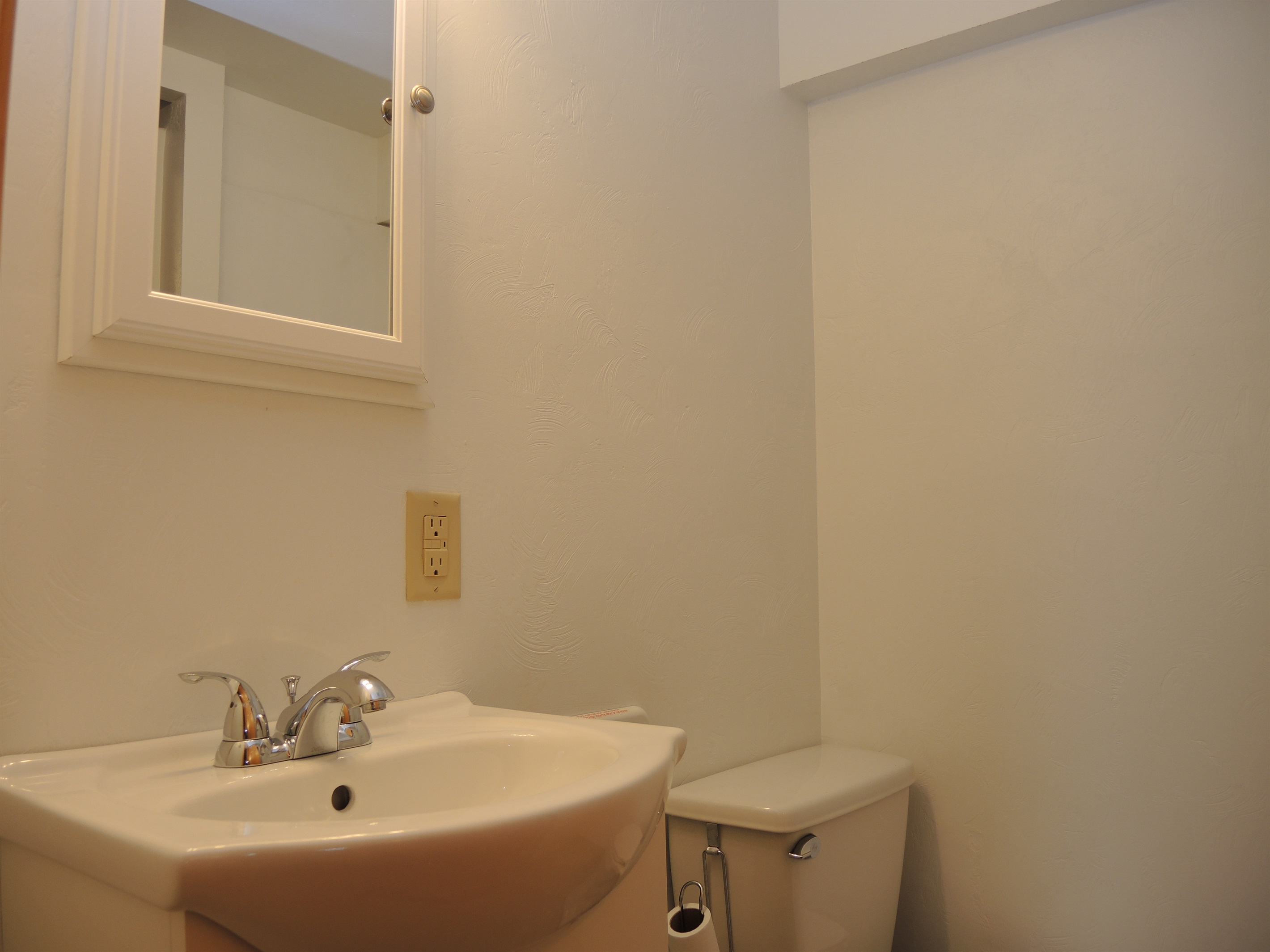 Wide Waterview - Bathroom