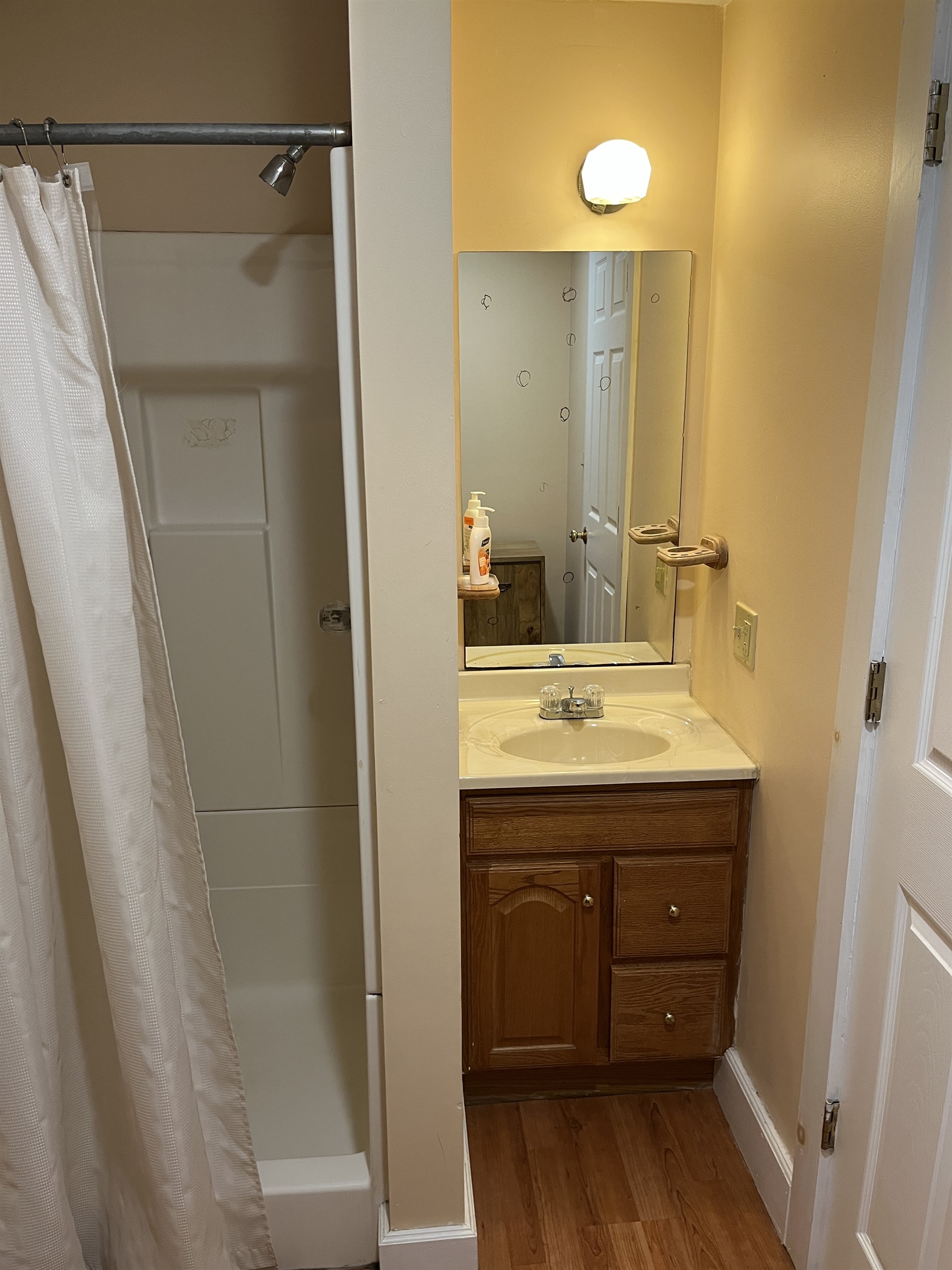 1st floor bath with shower