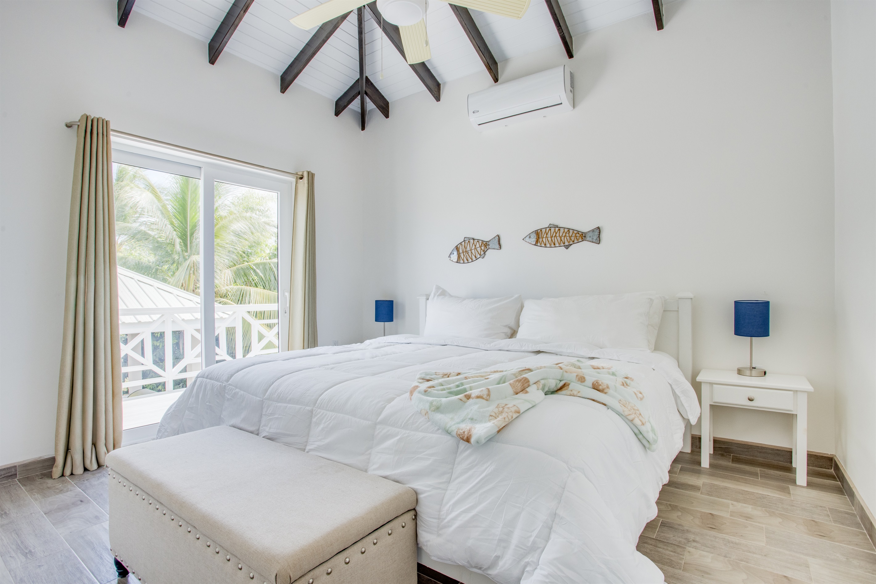 Second floor promary bedroom