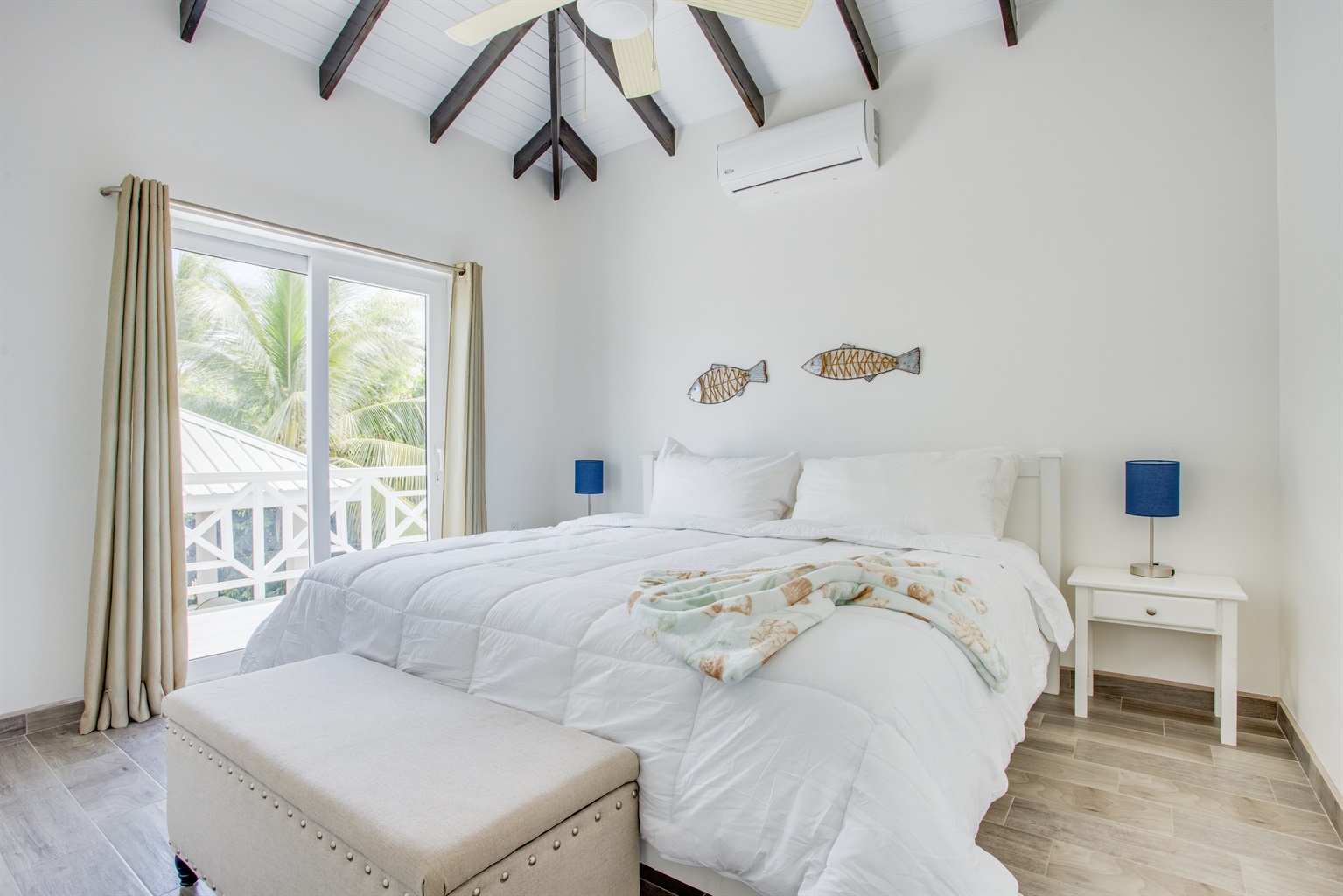 Second floor promary bedroom