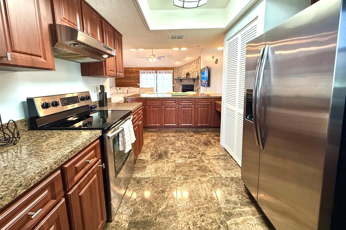 You’ll have ample storage space for groceries, cookware, and pantry items, whether you’re staying for a weekend or an extended getaway.