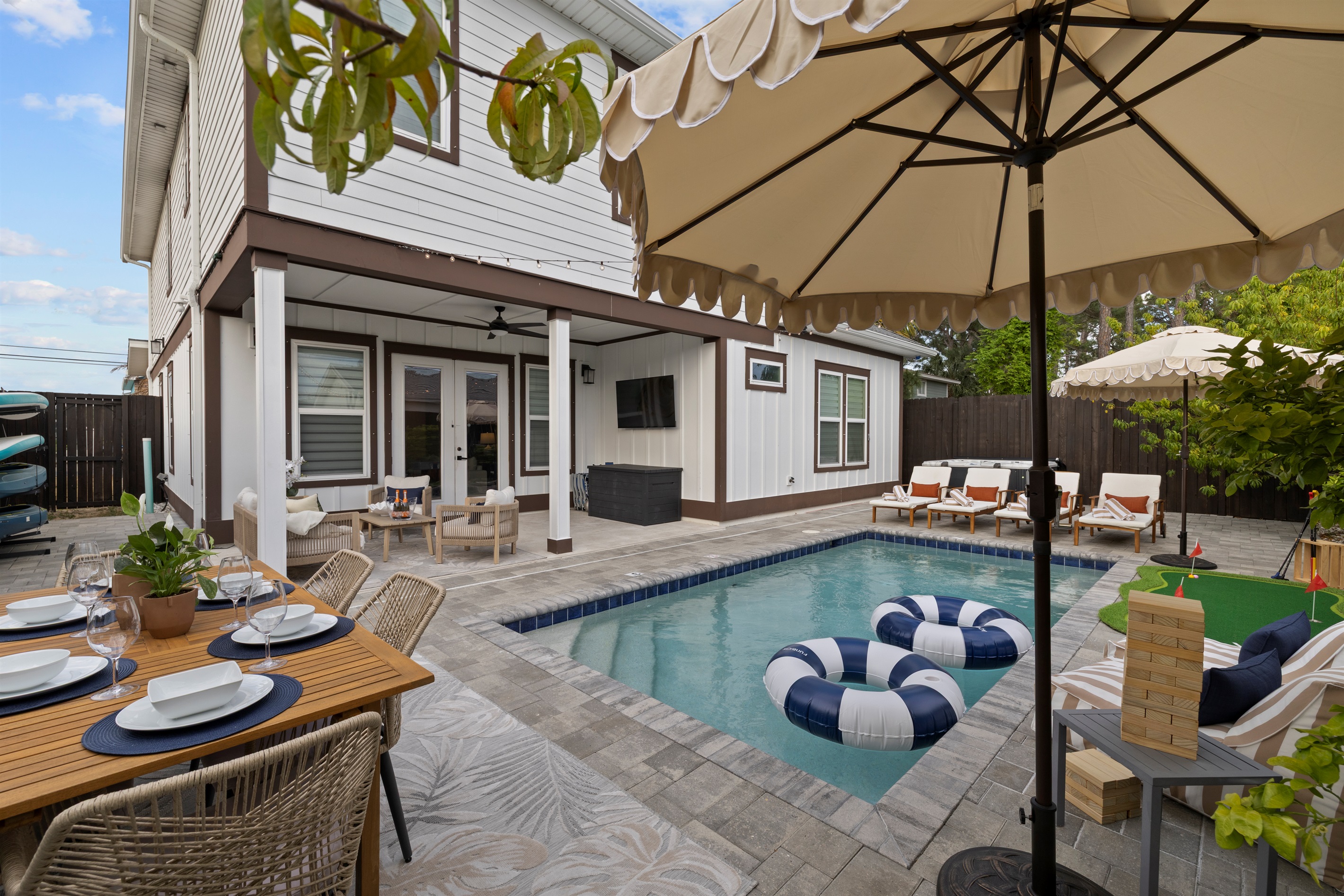 Private pool. Covered patio. Outdoor dining. Everything you came for—right here. 
