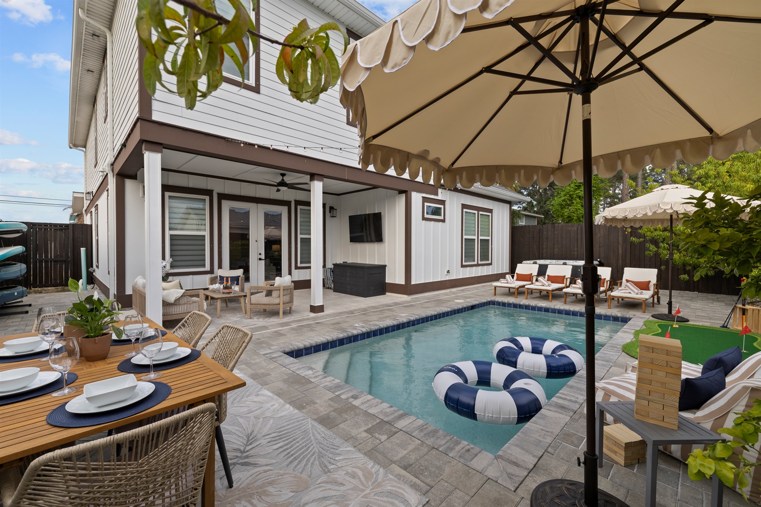 Private pool. Covered patio. Outdoor dining. Everything you came for—right here. 
