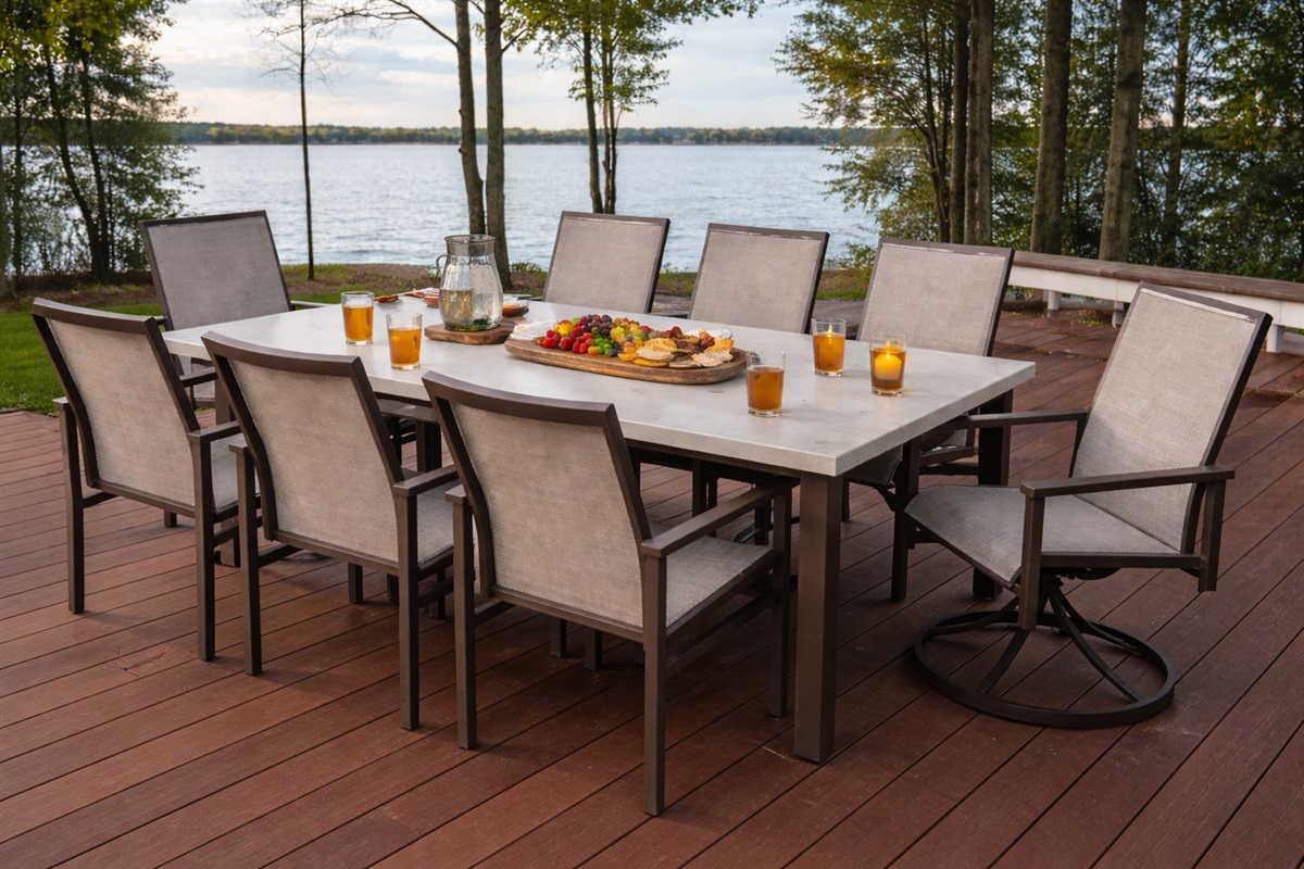 After a day on the lake, gather on the deck for charcuterie, chilled drinks, and easy conversation. With the water just steps away and the breeze in the pines, happy hour here tends to turn into an entire evening.