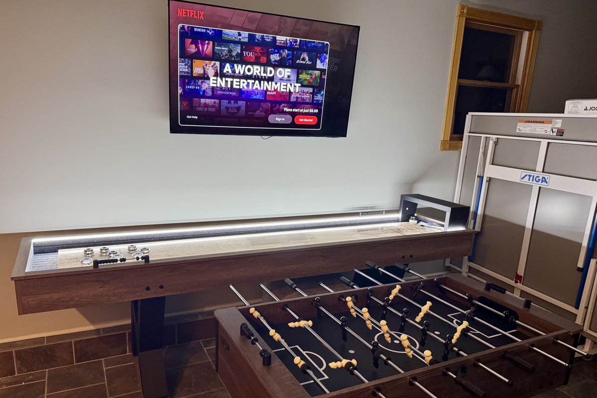 Shuffleboard, foosball, karaoke and game lounge