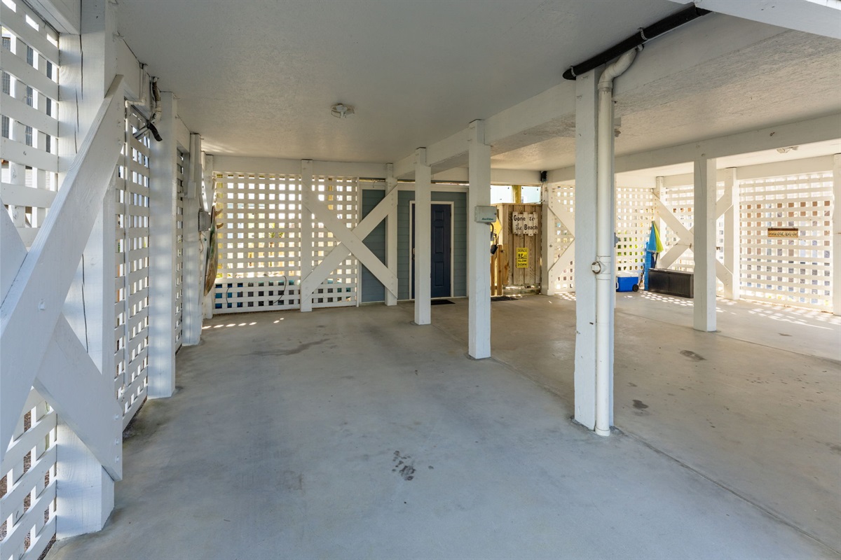 Carport / Back Fenced in Area / Direct Beach Access