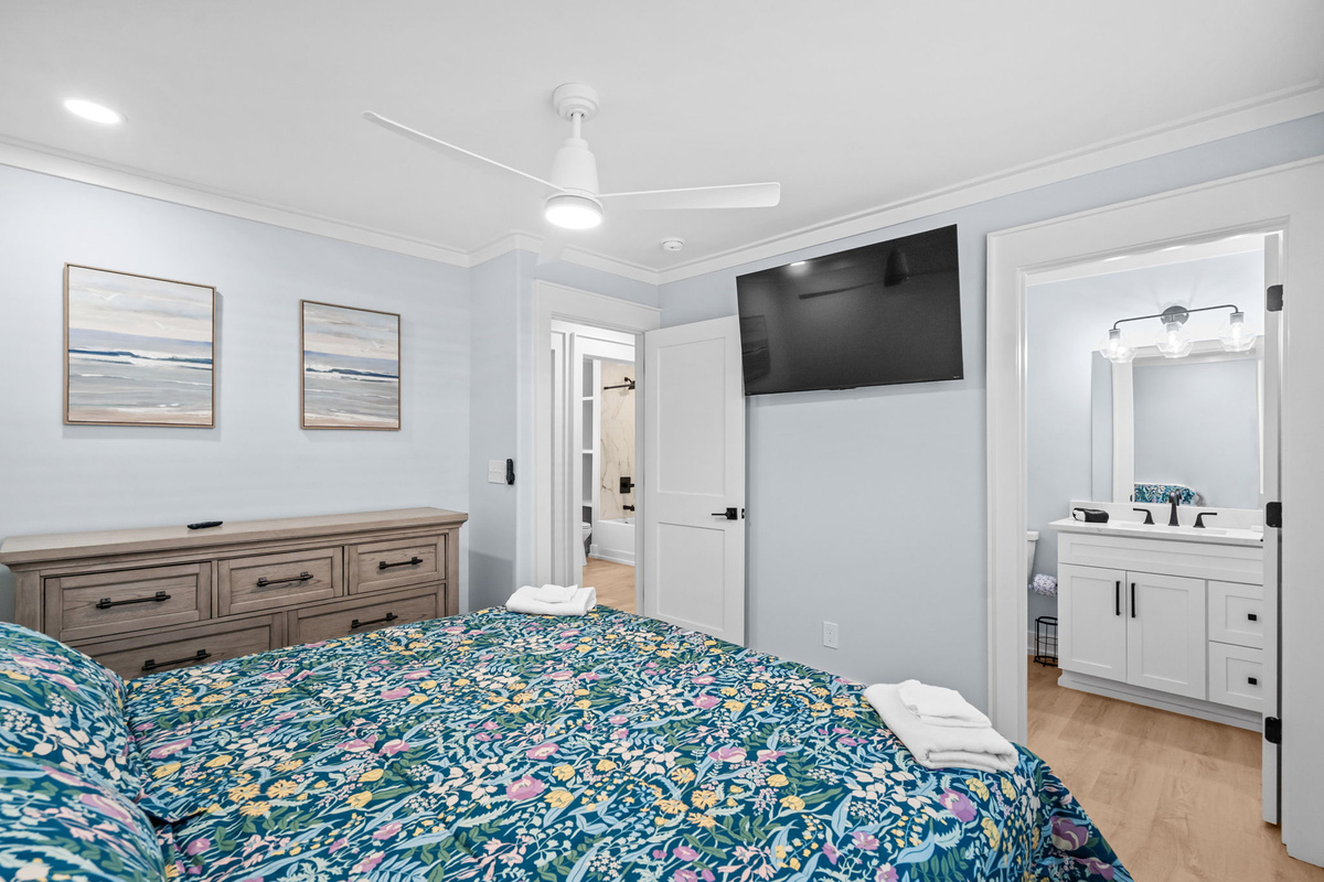 Primary - King bed