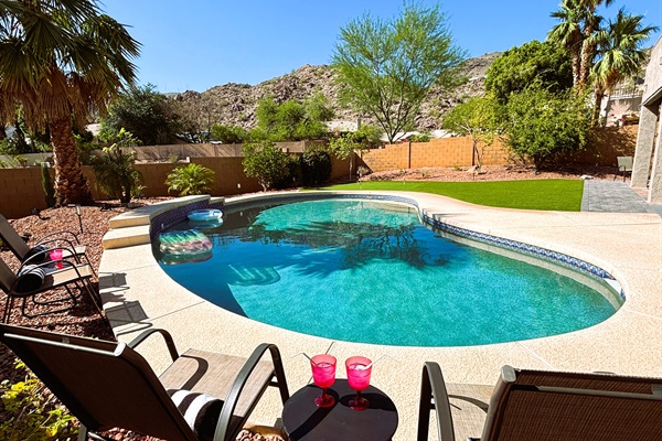 Large 38' pool with South Mountain view