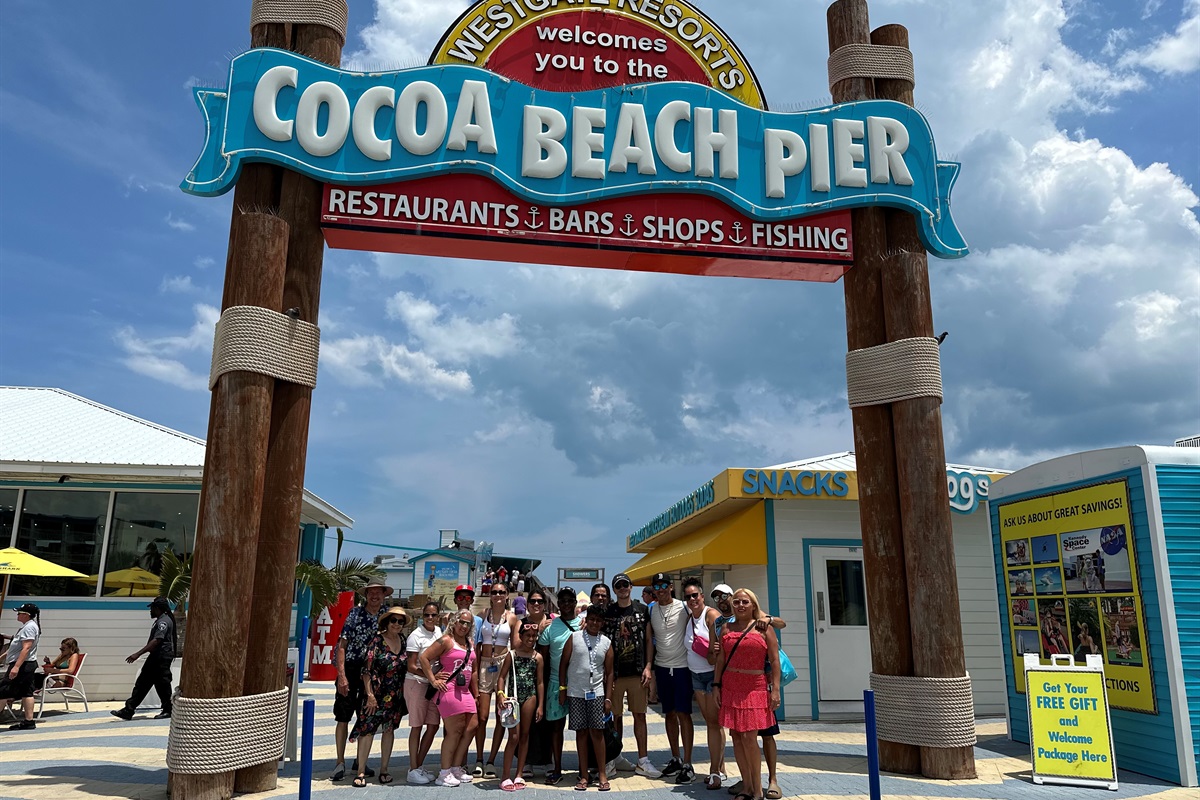 Day Trip to Cocoa Beach 🌊☀️ Just around 1 hr from Casita De Coco! Stroll the pier, enjoy seafood, drinks, shops & sandy shores — classic Florida vibes! 🏄‍♀️🌴