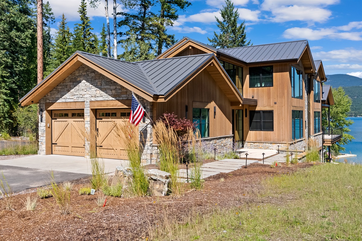 Welcome to Whitefish Waterfront Escape