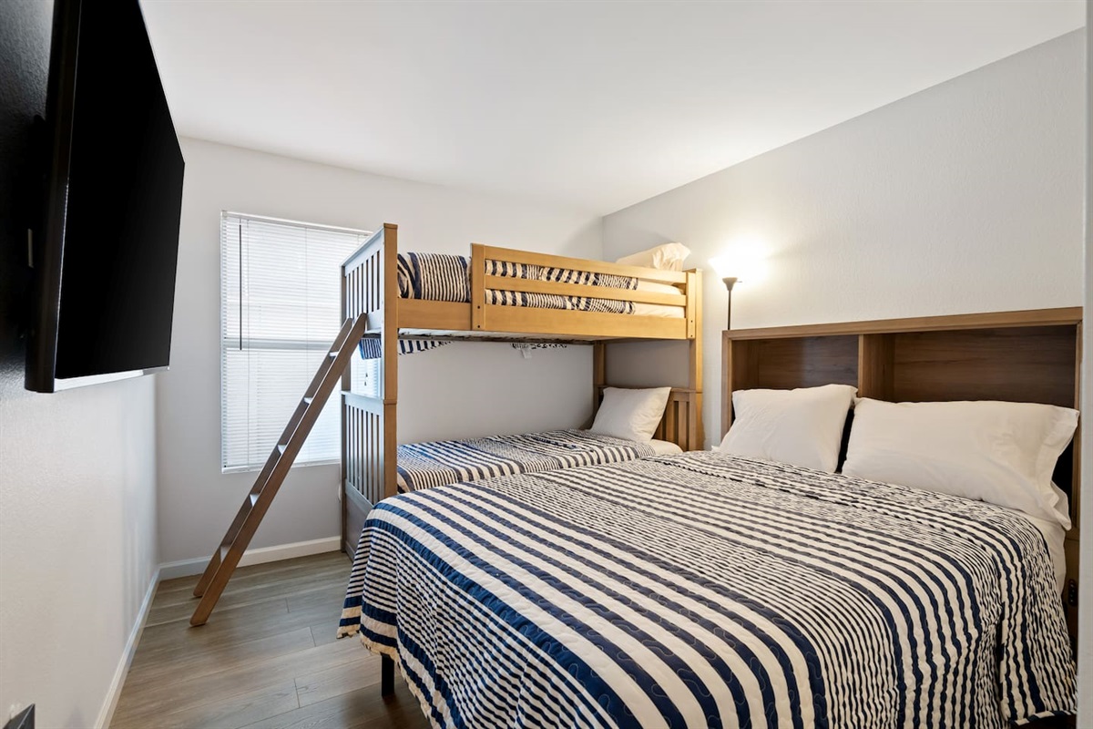 The fourth bedroom has one bunk bed and one full bed.