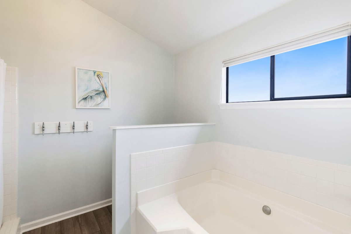 Great Soaking Tub in Master BathSoak in the garden tub after a full day at the beach &mdash; this is what the king master suite is for.