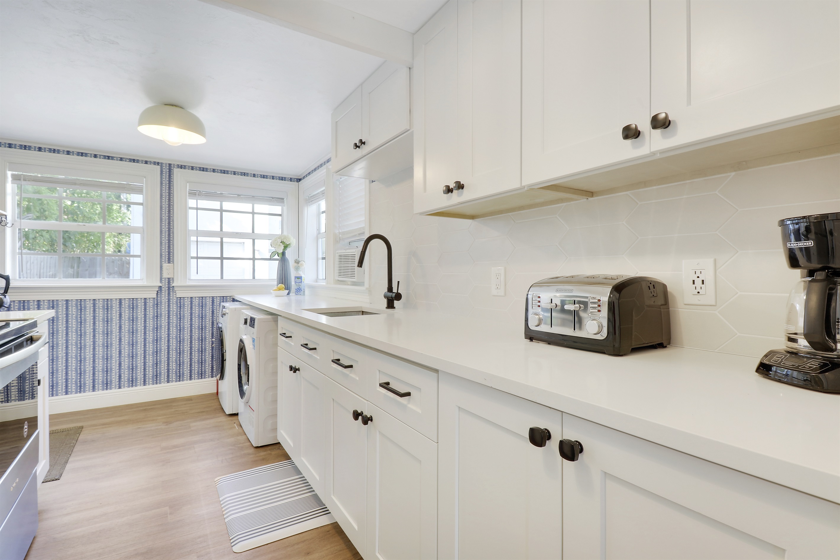 Paradise Breezes Cottage House, Kitchen