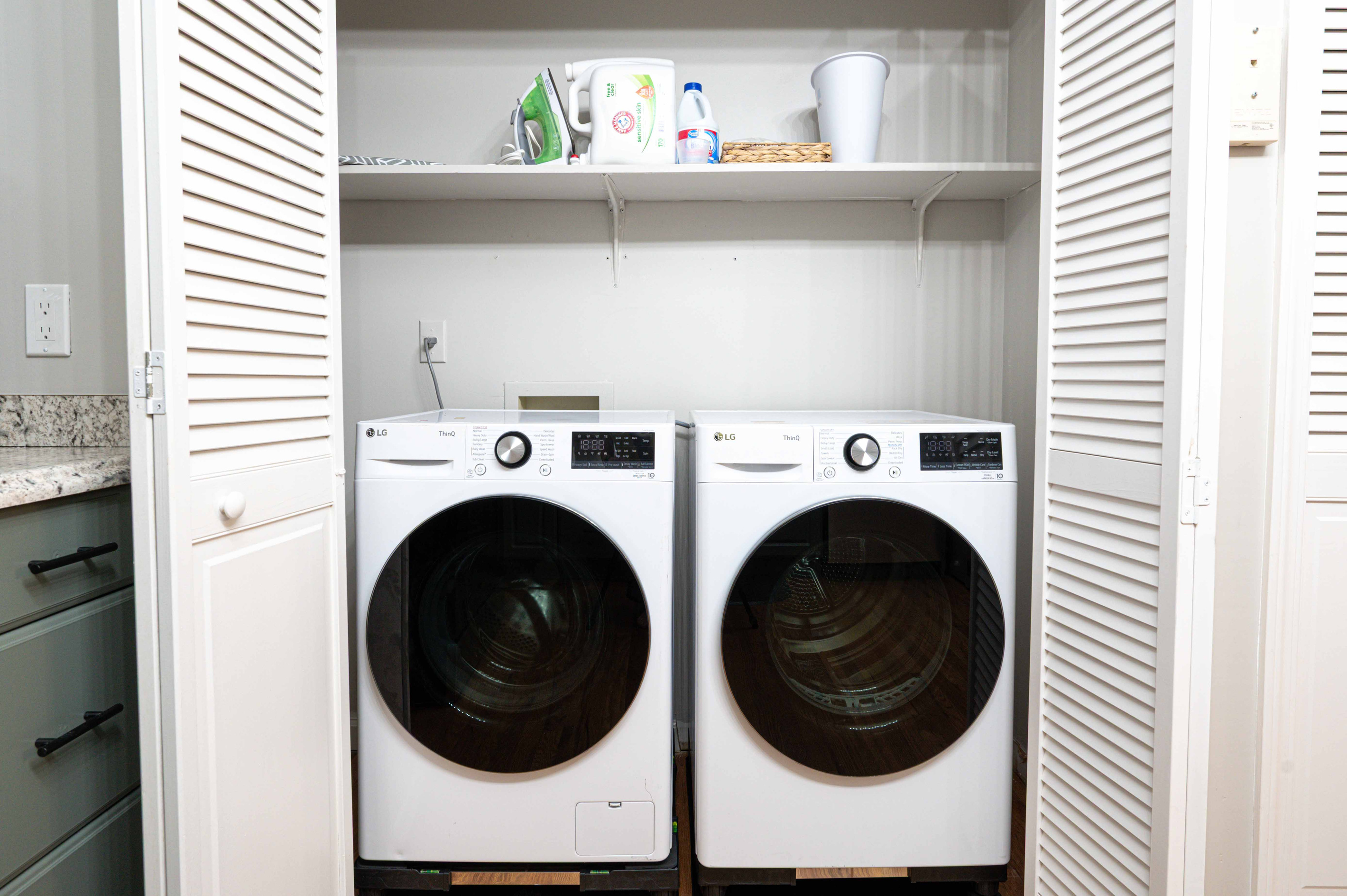 Laundry Room: Enjoy the convenience of in-unit laundry with modern appliances and easy access!