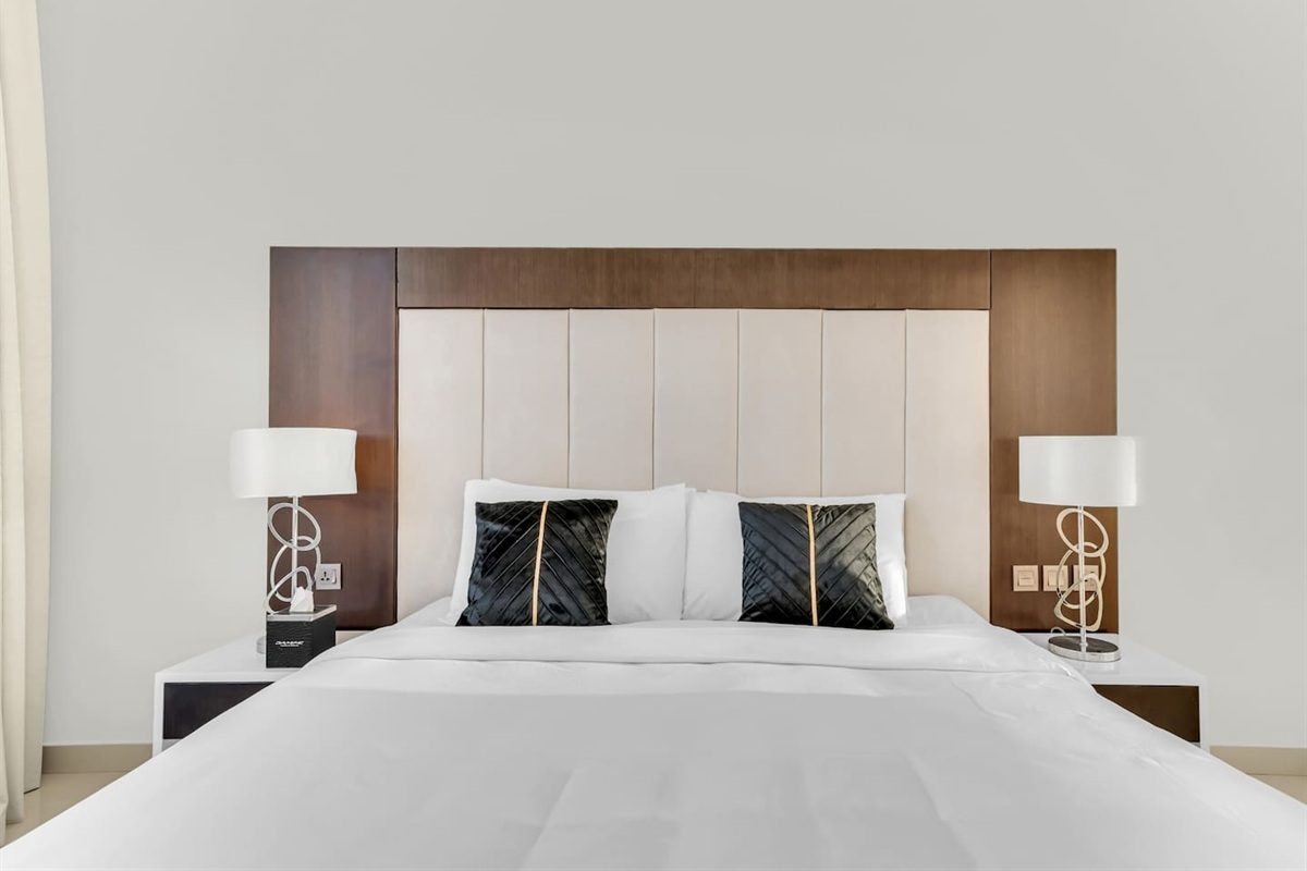 Bedroom with panoramic view