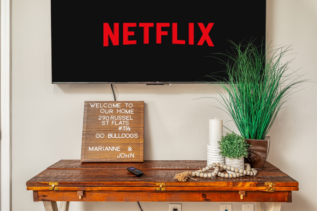 Settle in where comfort meets convenience — stream your favorite shows on Netflix, unwind with cozy touches, and feel instantly at home from the moment you arrive.