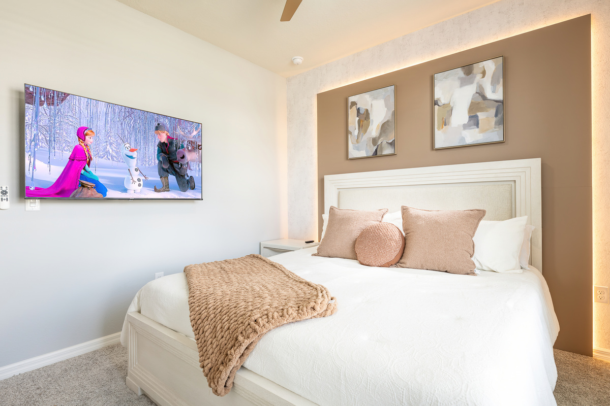 Master Suite 2 - Ground Floor