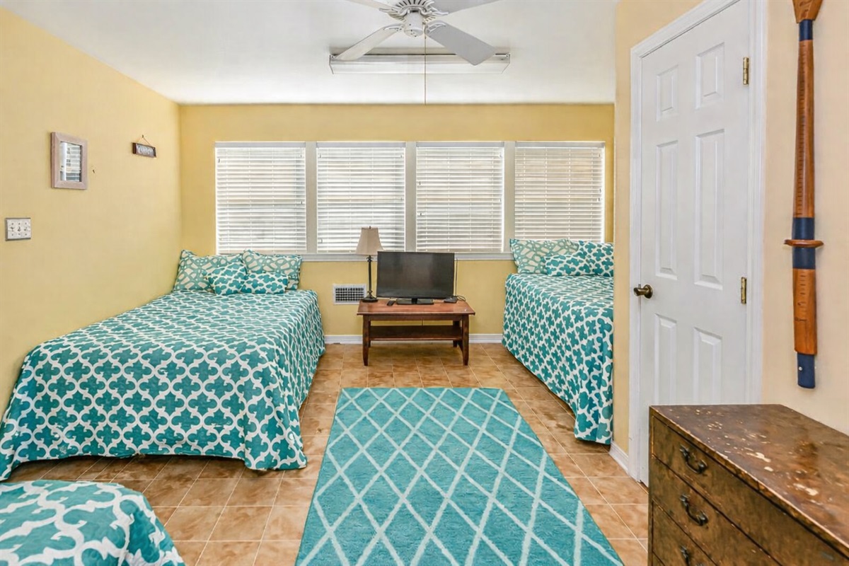 Triple Room (second floor)