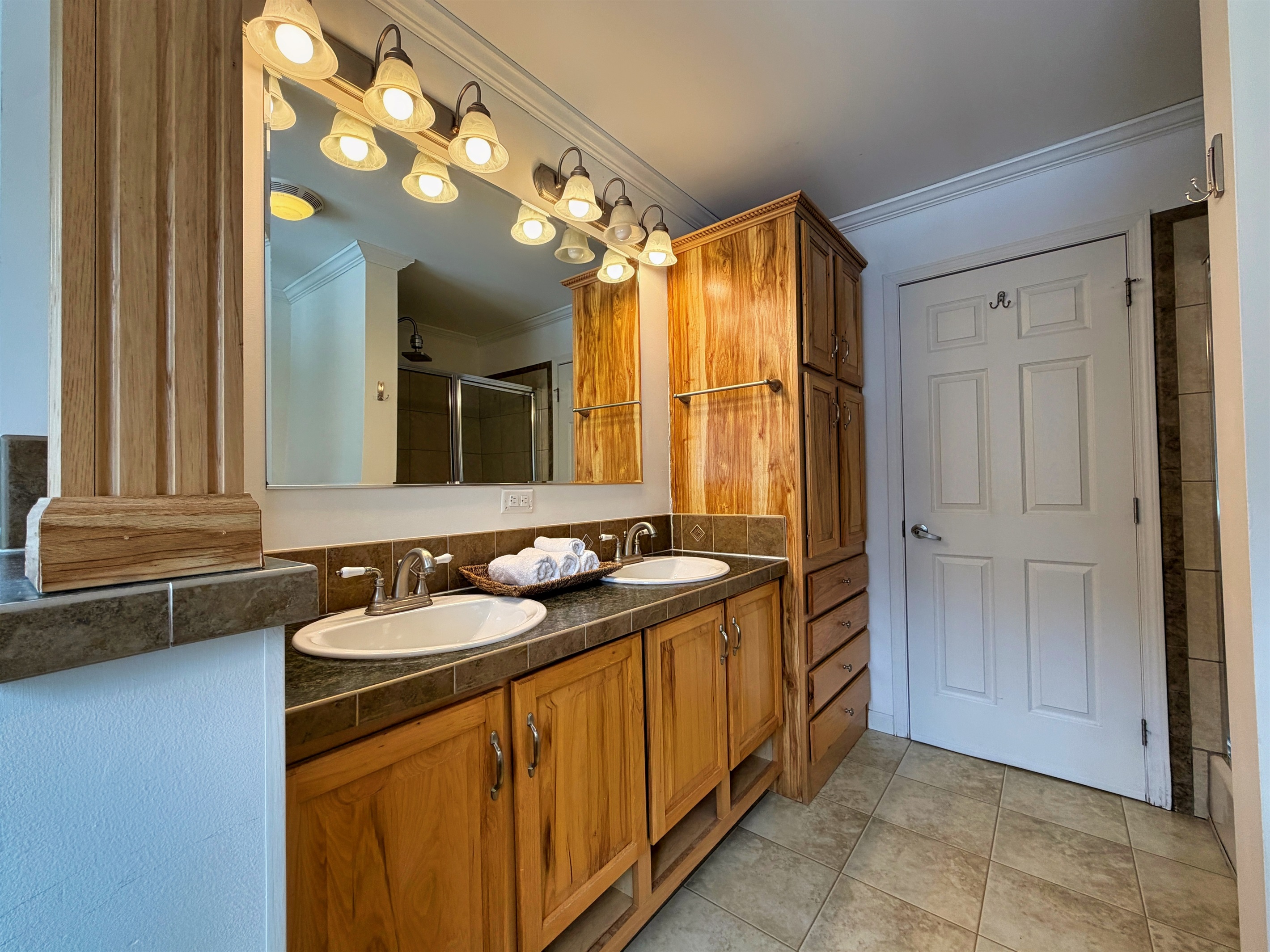 Double vanity in primary bathroom.