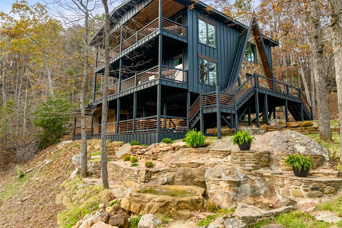 Hot Tub Overlooking Ravine
