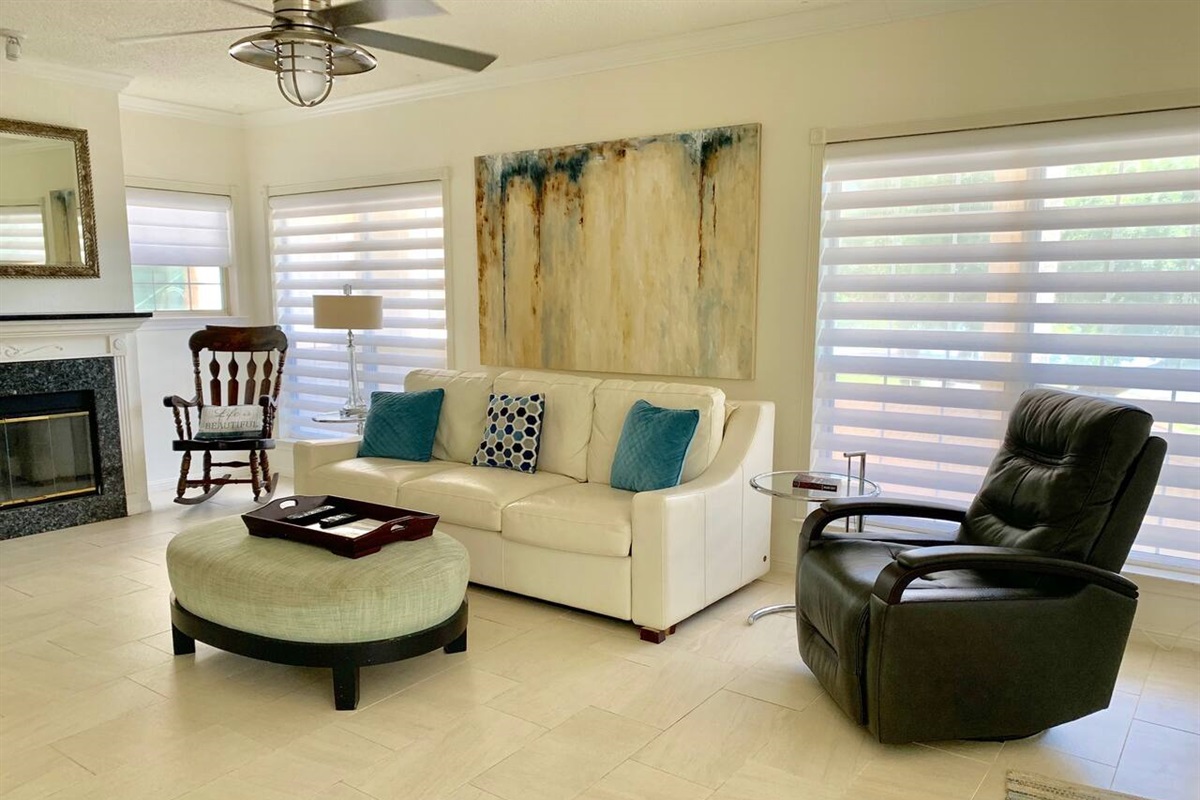 Large Family Room for Entertaining