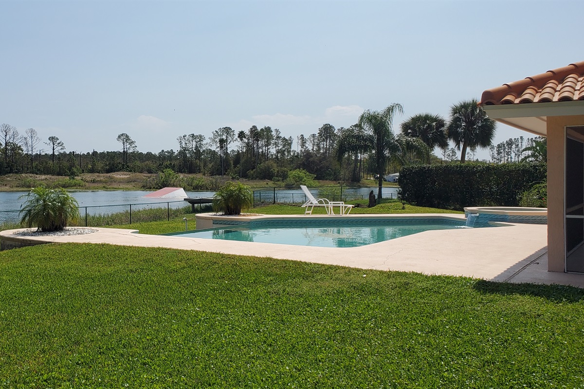 Side view of infinity edge pool and ski jump