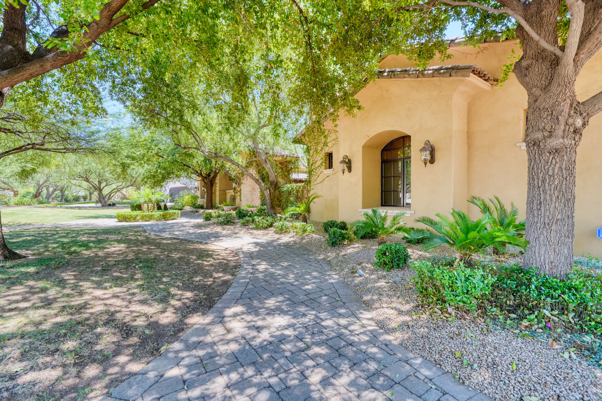 EPIC Sweetwater Estate | 5BR, Pool, Hot Tub & Casita — EPIC Sweetwater Estate | 5BR, Pool, Hot Tub & Casita, Scottsdale, Arizona — photo 53