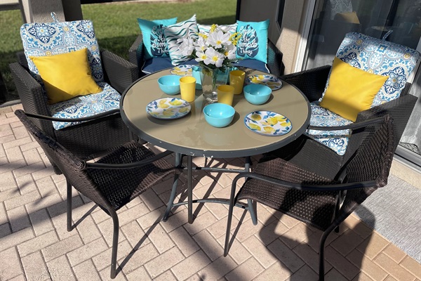 Outdoor dining