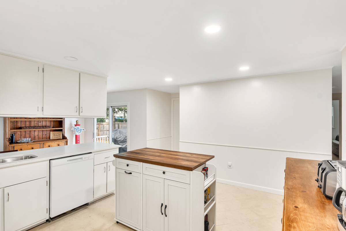 Kitchen – Island
