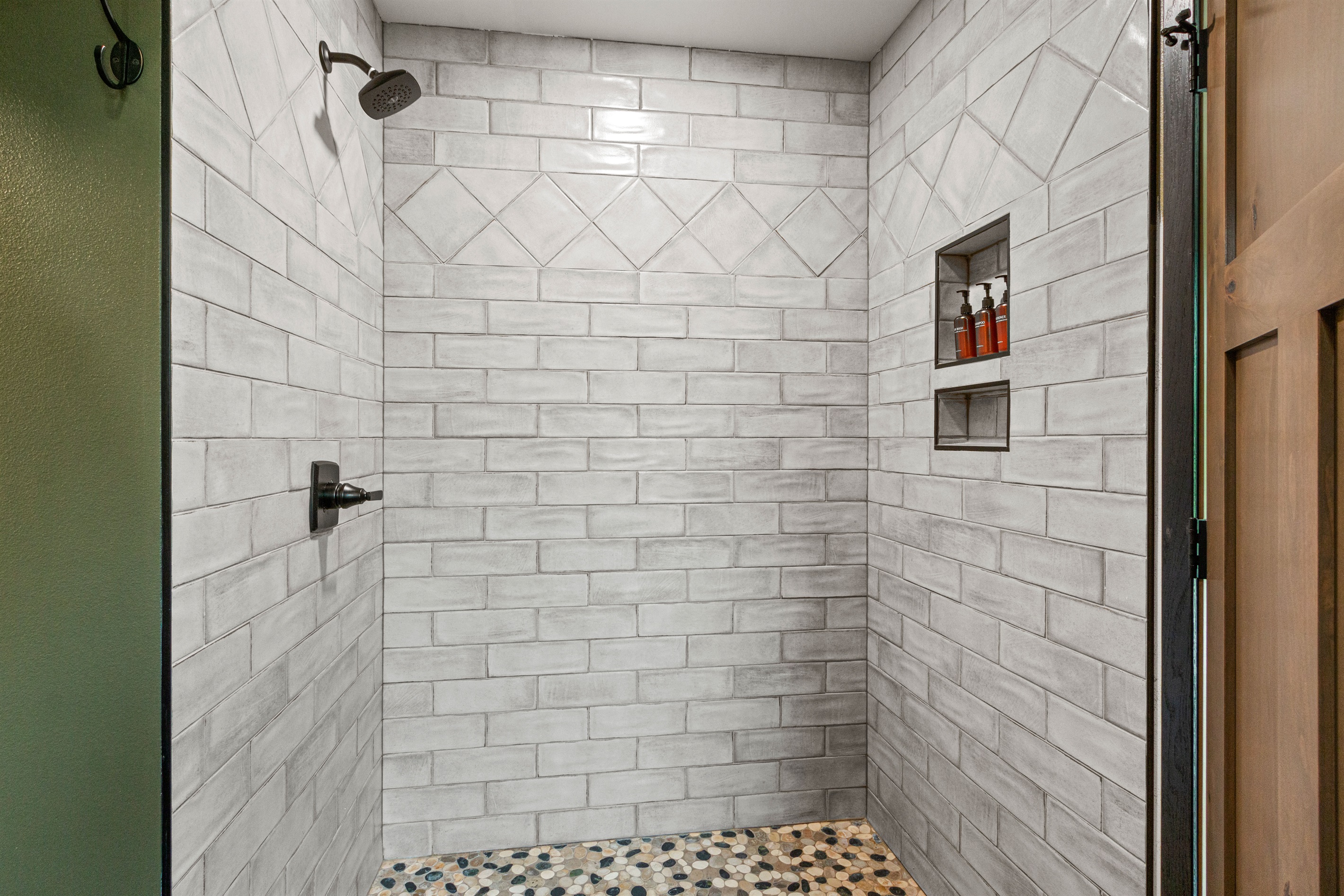 Bedroom 1 - en suite shower
