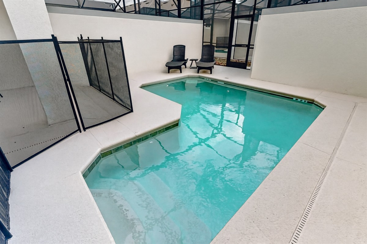 The pool is fully fenced, to protect your little ones