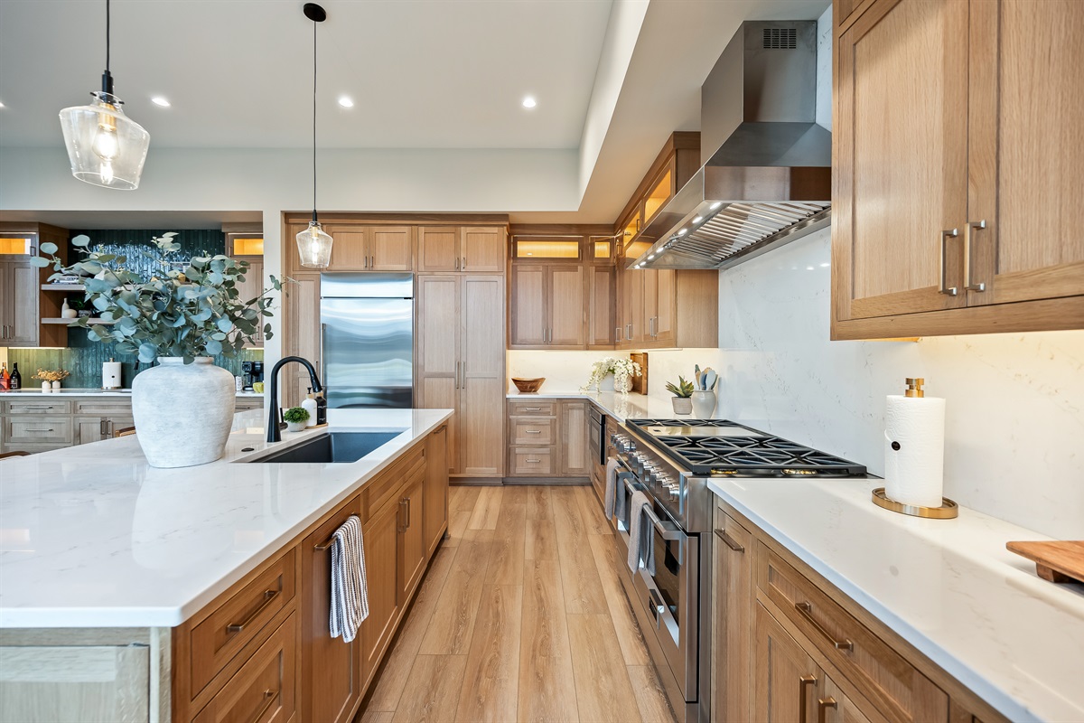 Dreamy chef' kitchen with custom cabinets, 6-burner stove (gas), fully loaded with everything you need for your group. 