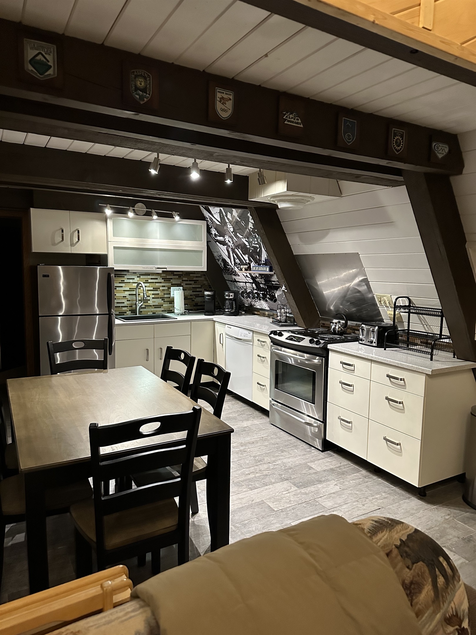 Whether you want to prepare full family meals or just drinks and charcuterie, the full kitchen is stocked with everything you need.  Make your favorite chili in the large crock-pot before heading to the ski resort and your set when you return!