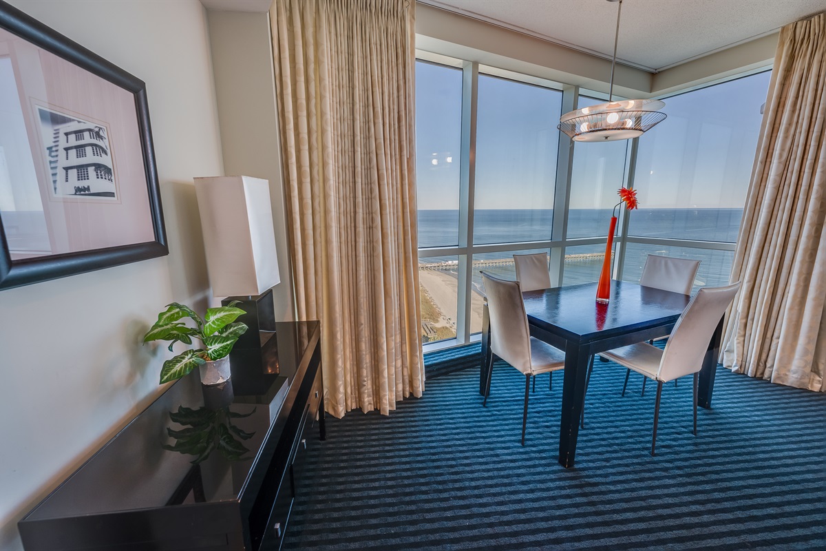 Living Room with Stunning Views🌊☀️