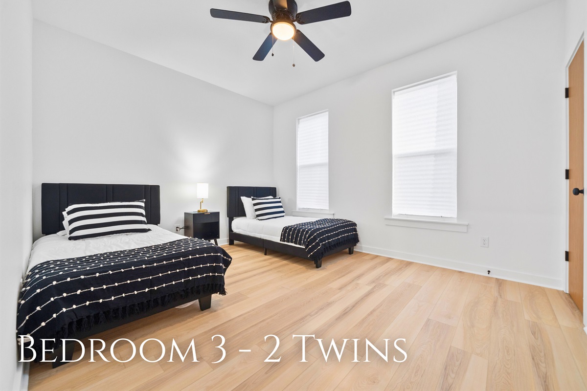 With flexible sleeping arrangements, this bedroom works well for families or groups.