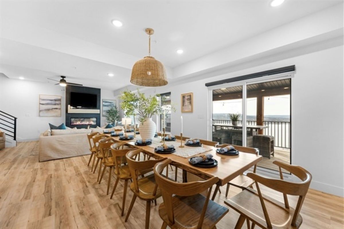 Gather around the table for a nice dinner!
