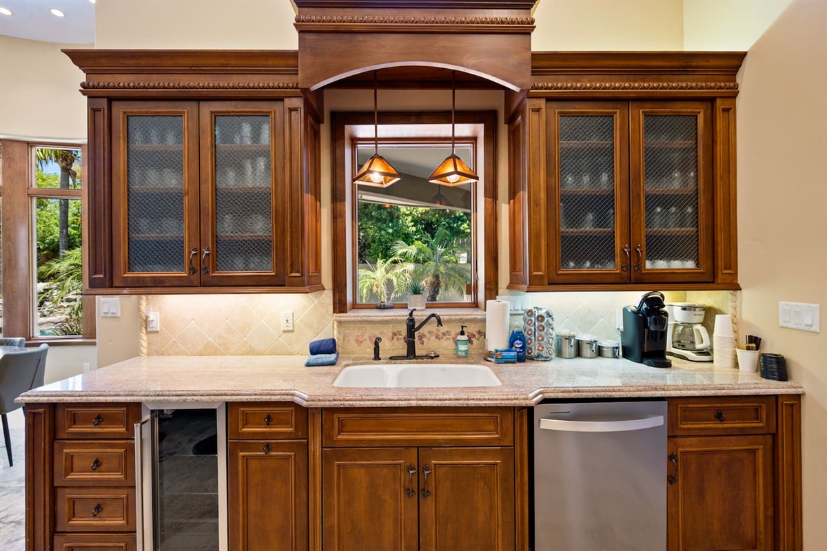 7BR+ Bonus Room Phoenician Mansion w/ Hot Tub&Pool-Heat Avail! — 7BR+Bonus Room Phoenician Estate • Heated Pool + Hot Tub, Phoenix, Arizona — photo 47