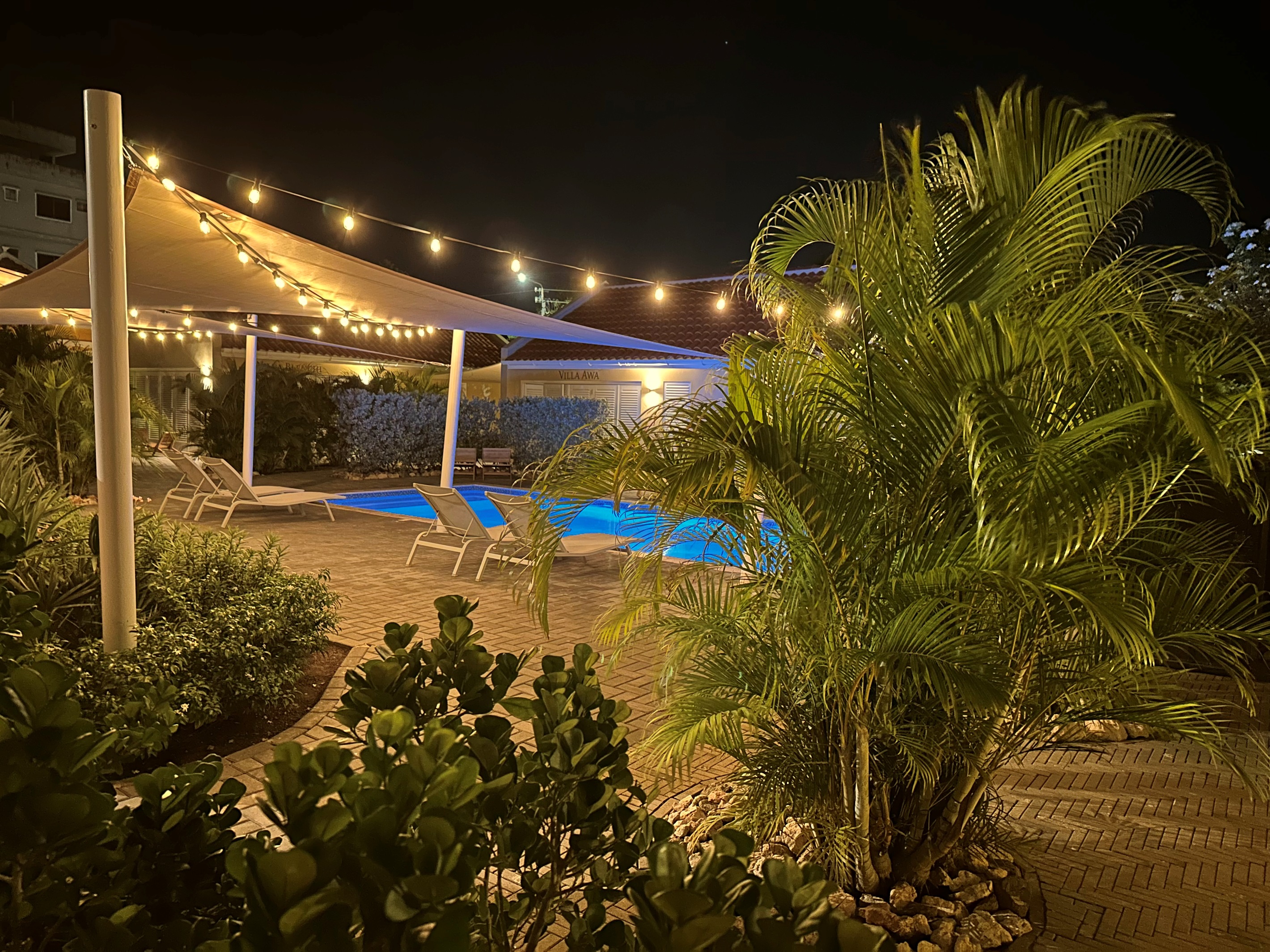 Villa Grandi Estate - Pool & garden by night